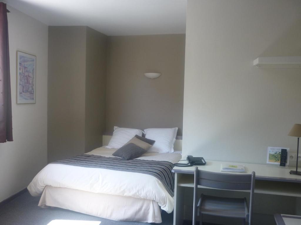 Logis Hotel Le Relais Du Serre Dieulefit Zimmer foto