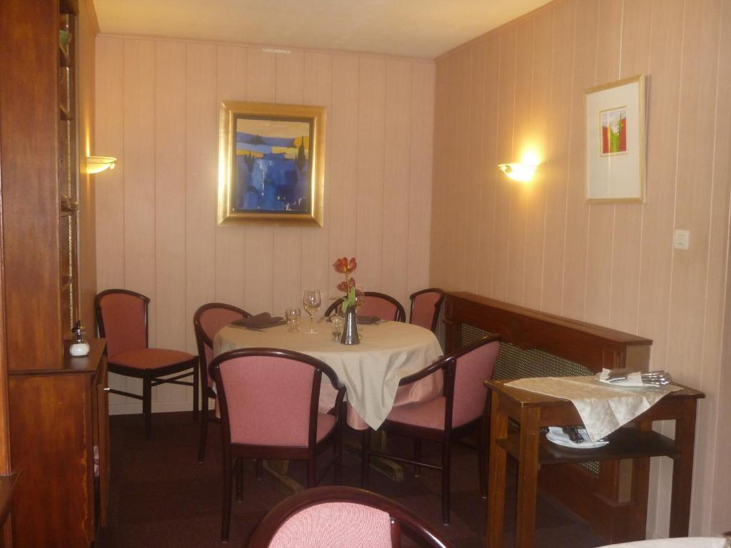 Logis Hotel Le Relais Du Serre Dieulefit Exterior foto